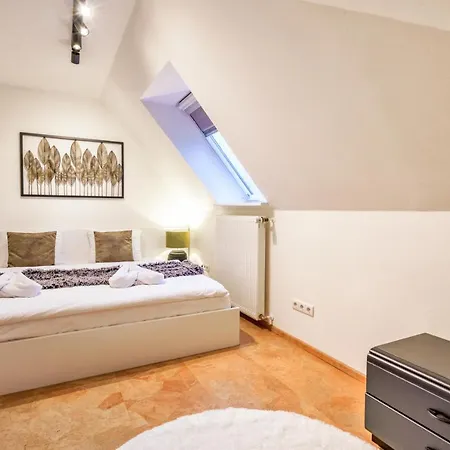 Huize Neijenhoff アパート シュットルフ